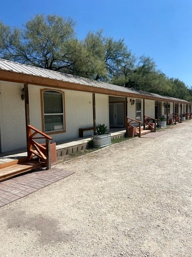 Cottages (United States of America, Camp Wood, Texas)