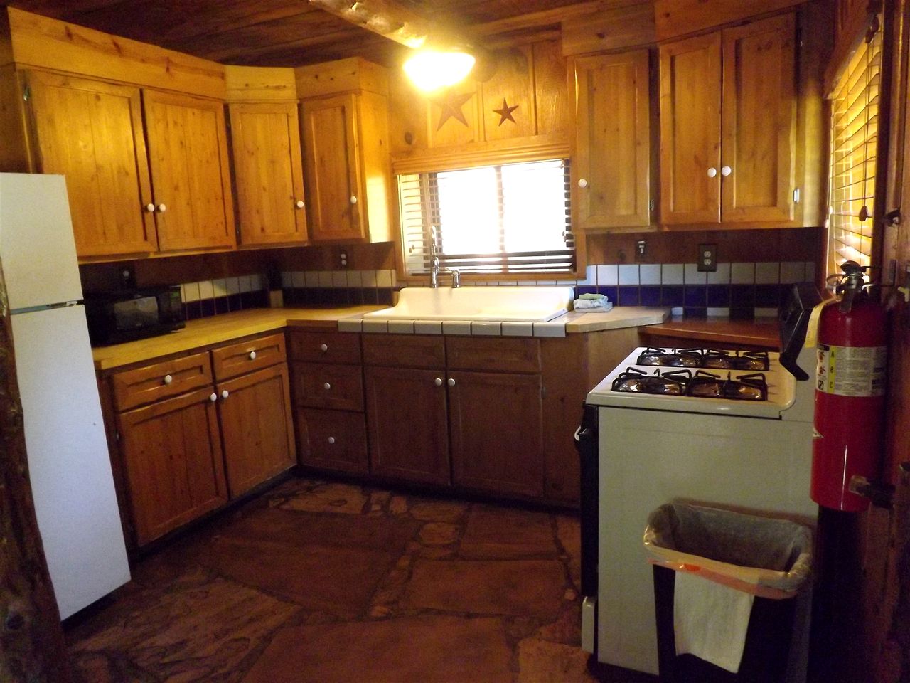 Dog-Friendly Cabin with Large Fenced Yard in Arizona