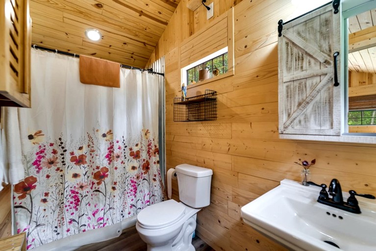 Charming 2-Bedroom Retreat in Sylva, NC – A Perfect Mountain Escape!