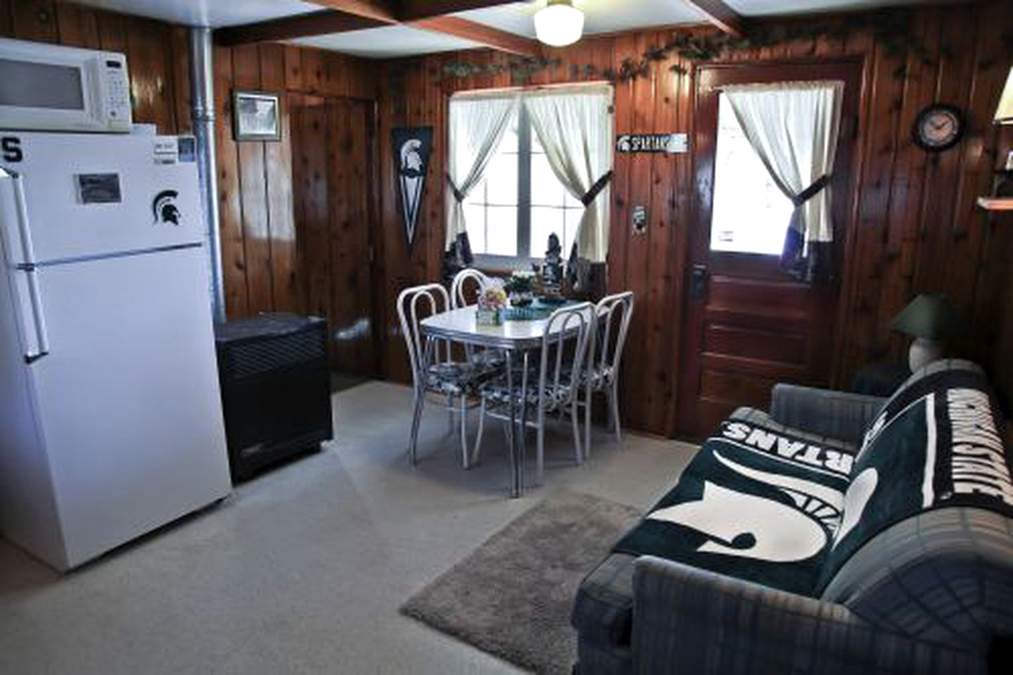 Incredible Cabin with Barbecue and Lake Access in Carp Lake, Michigan