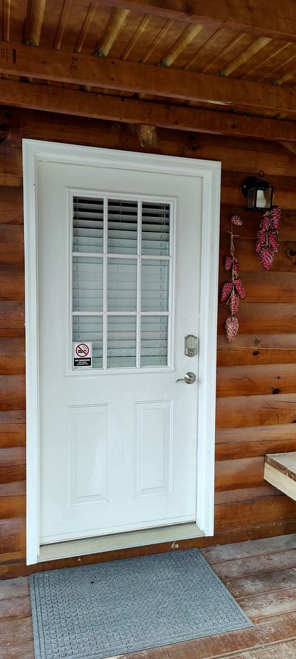 Pet Friendly Log Cabin with Firepit near Green River Lake in Columbia, Kentucky