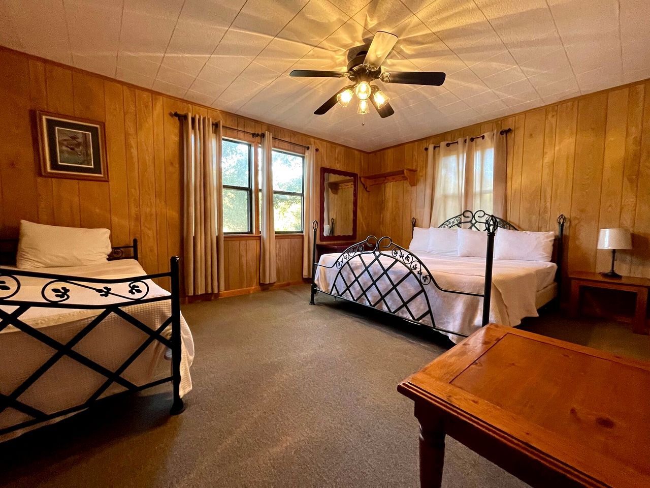Spacious Luxury Cabin with Resort Amenities Near Zwolle, LA