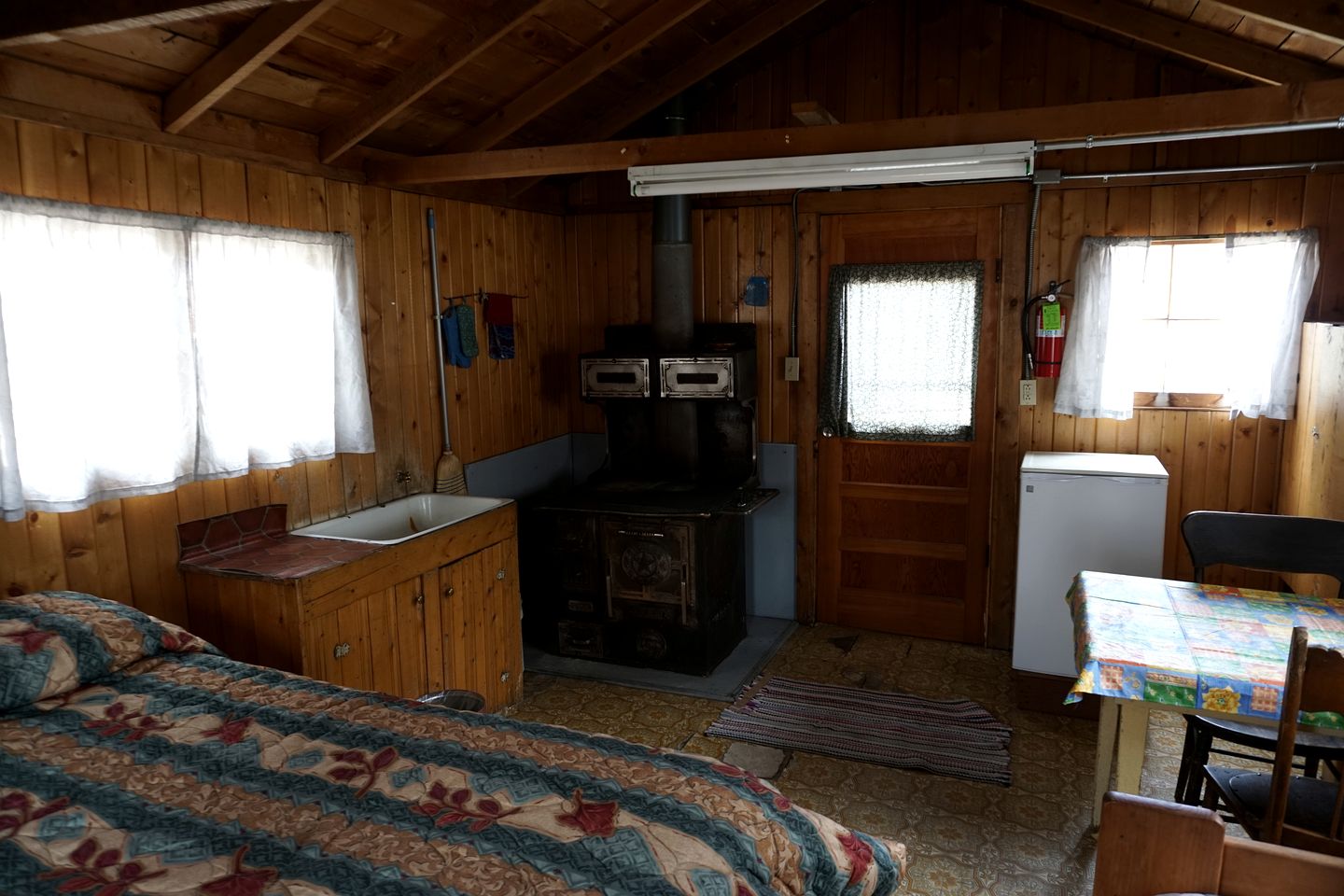 Pet Friendly Fishing Cabin close to Poudre River, Perfect for a Weekend Escape from Fort Collins