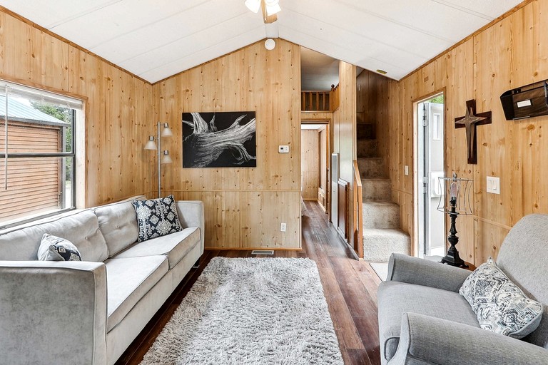 Cabins (United States of America, Toronto, Kansas)