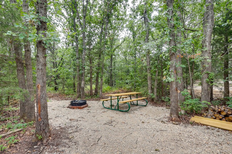 Cabins (United States of America, Toronto, Kansas)