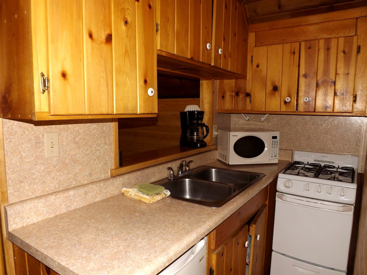 Relaxing Cabin Perfect to Disconnect and Recharge in Arizona