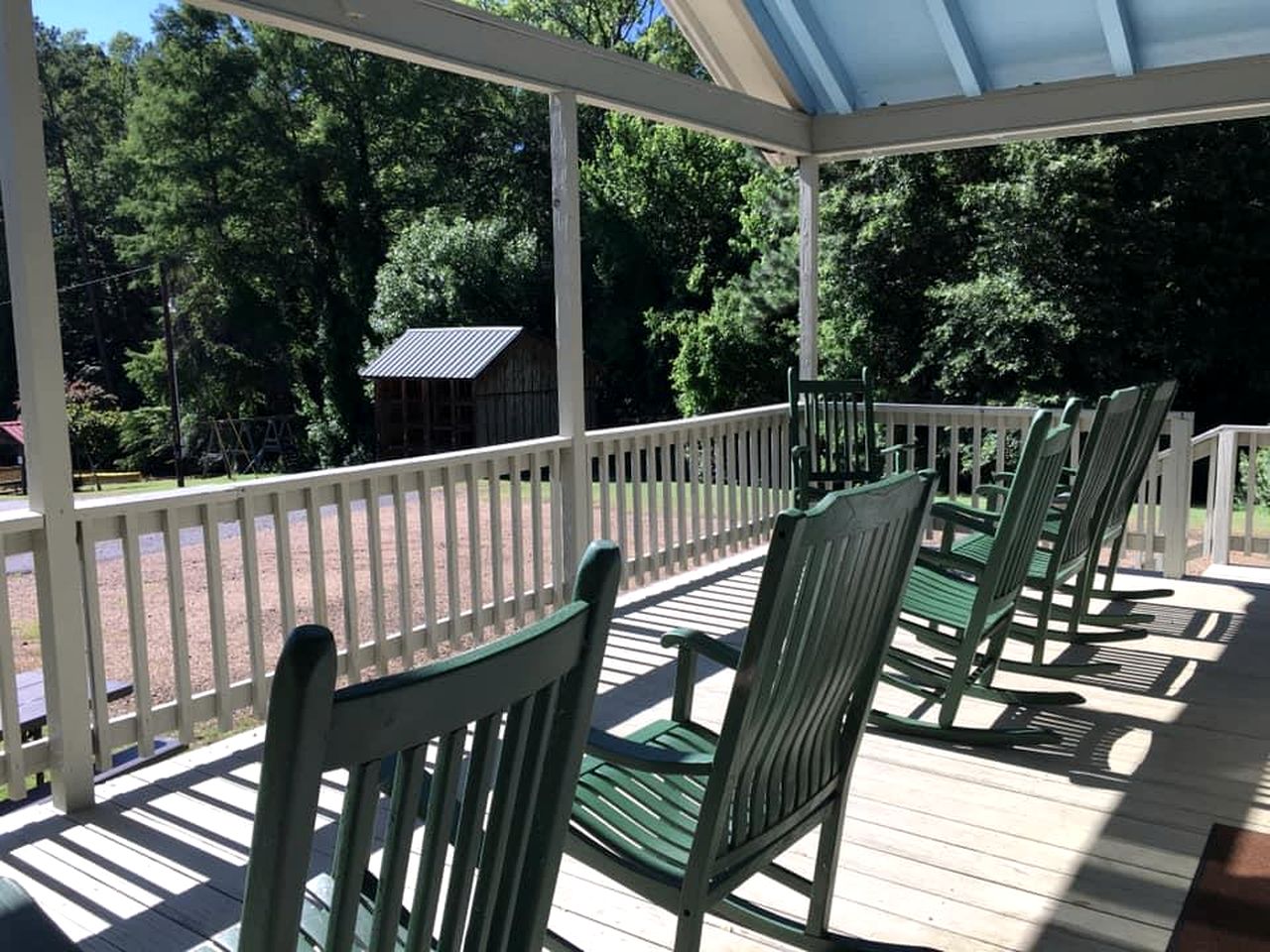 Spacious Lakeview Lodge & Cabin Combo with Fishing Pier Access near Zwolle, Louisiana