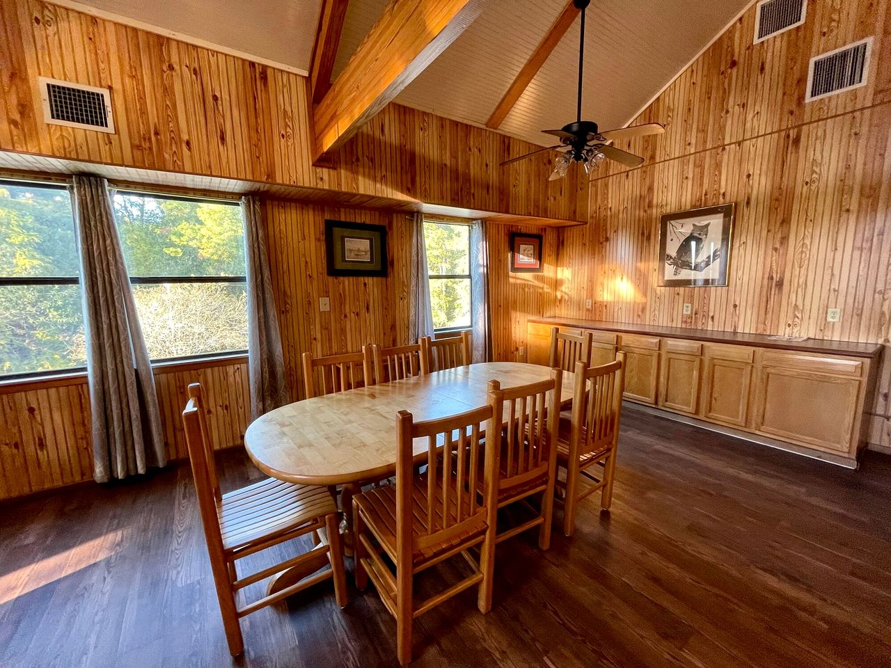 Spacious Lakeview Triplex Cabin with Water Park Access Near Zwolle, Louisiana
