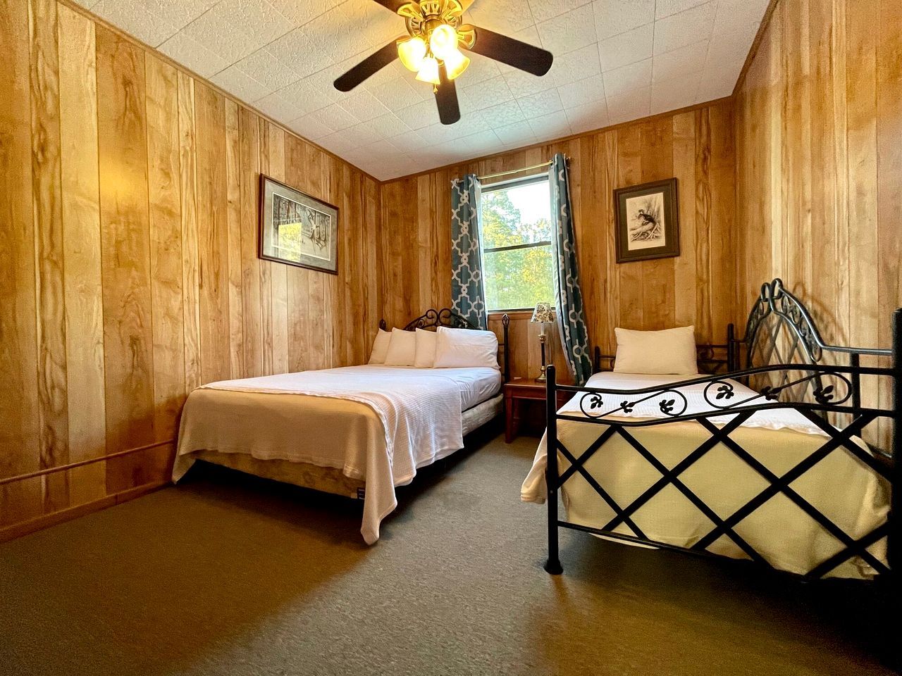 Spacious Lakeview Triplex Cabin with Water Park Access Near Zwolle, Louisiana