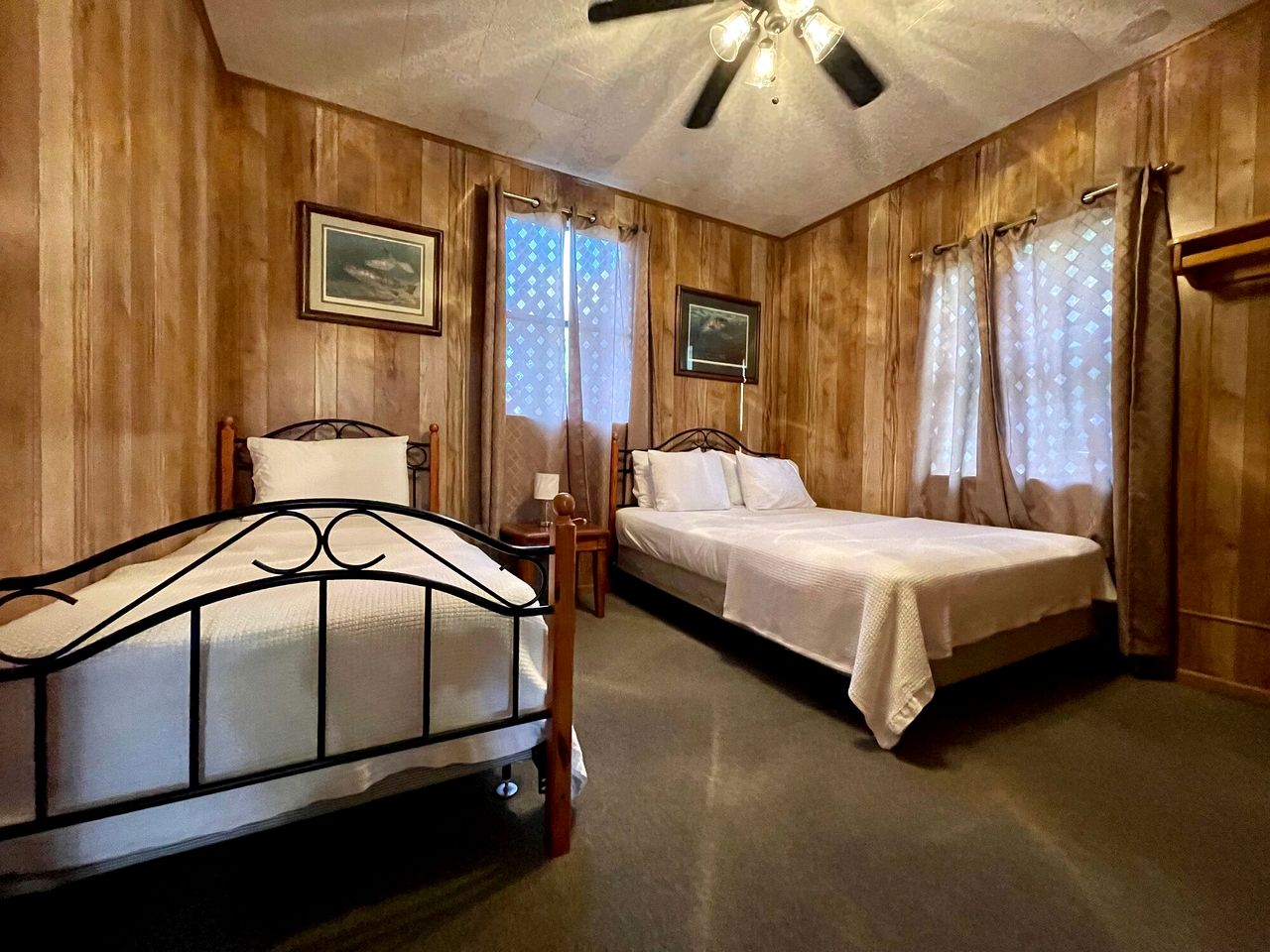 Spacious Lakeview Triplex Cabin with Water Park Access Near Zwolle, Louisiana