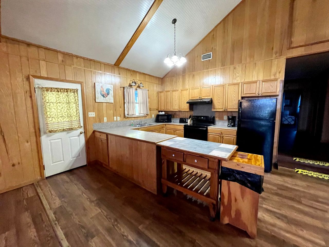 Spacious Lakeview Lodge & Cabin Combo with Fishing Pier Access near Zwolle, Louisiana