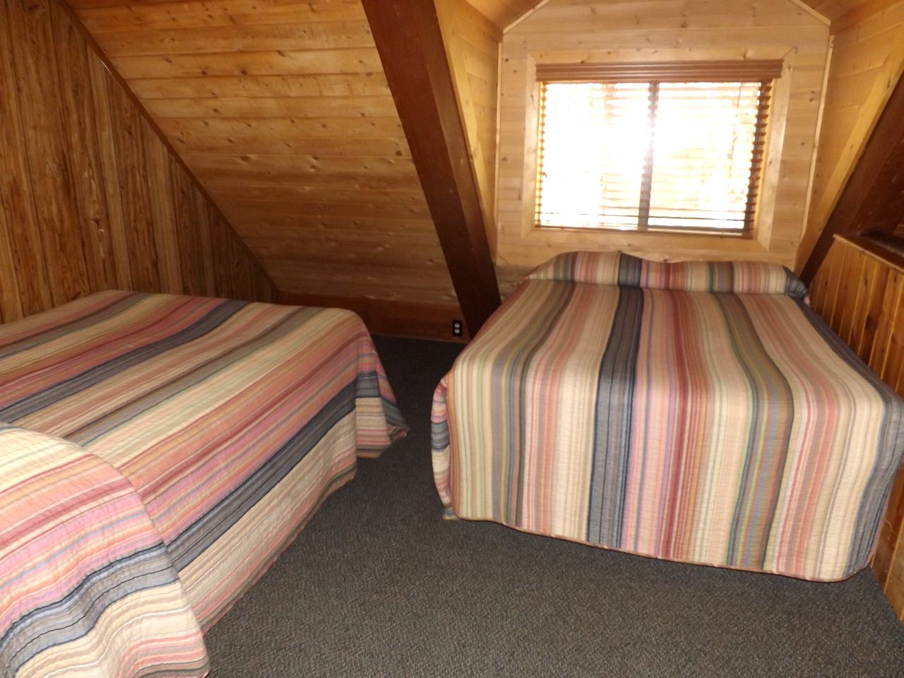 Duplex Cabin with Spacious Interior Great for Groups in Arizona