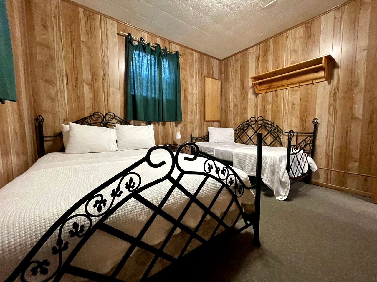 Spacious Triplex Cabin with Lake Views and Fishing Pier Near Zwolle, Louisiana