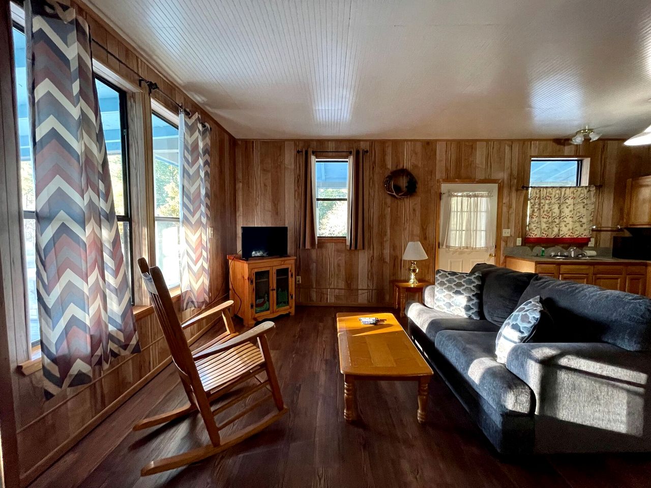 Spacious Triplex Cabin with Lake View & Fishing Pier, Shared Outdoor Deck, Near Zwolle, LA