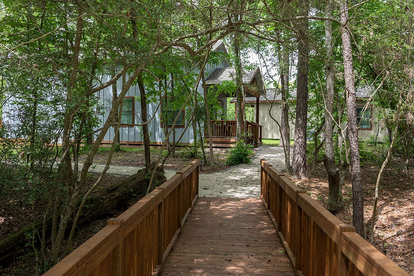Pet-Friendly Waterfront Cabin with Loft Interior in Livingston, Texas