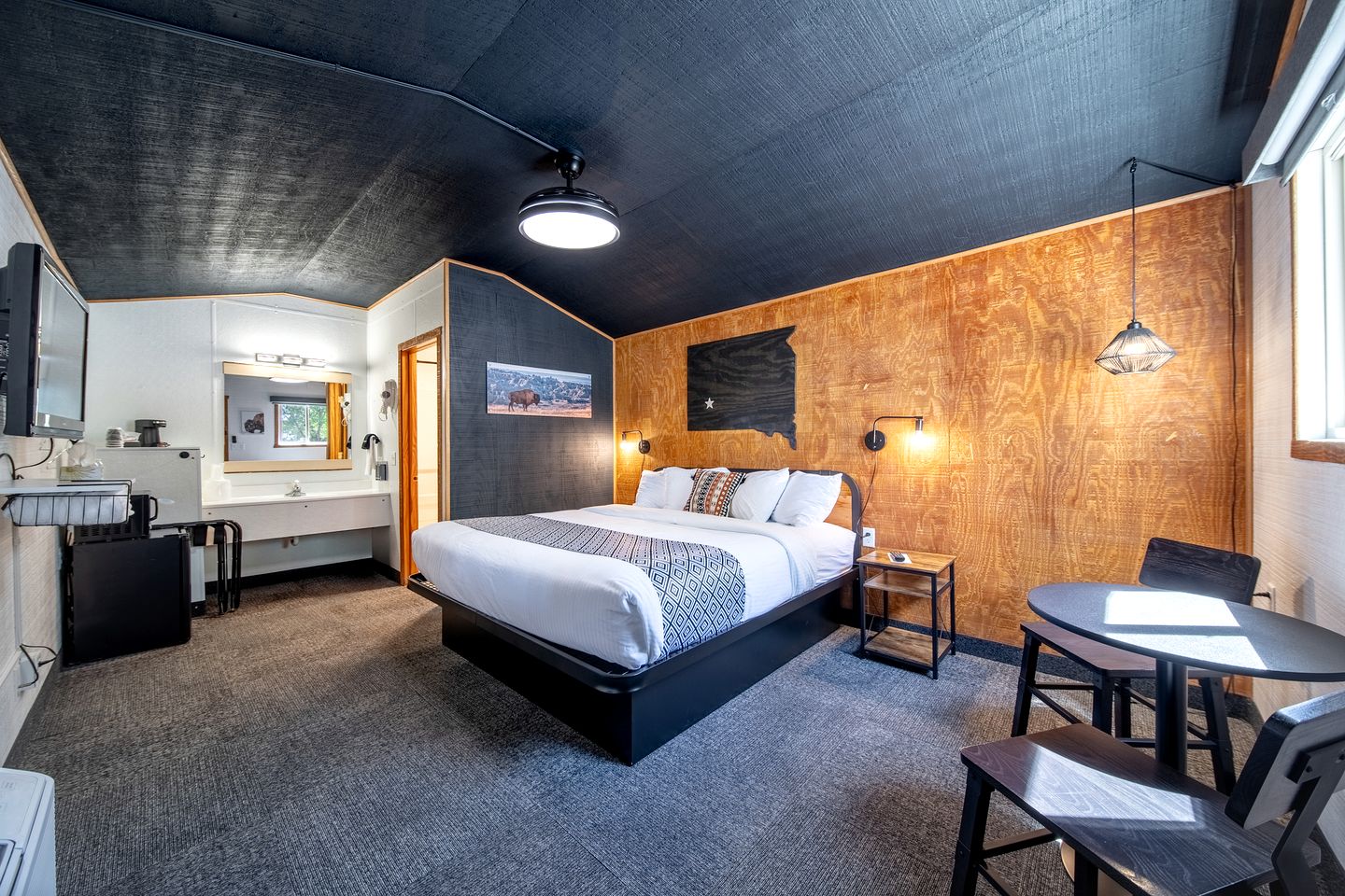 Comfortable Private Cabin with Modern Updates Near Wall Drug – Wall, South Dakota