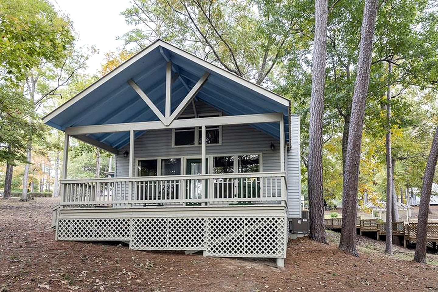 Spacious Lakefront Cabin with Water Activities near Zwolle, Louisiana