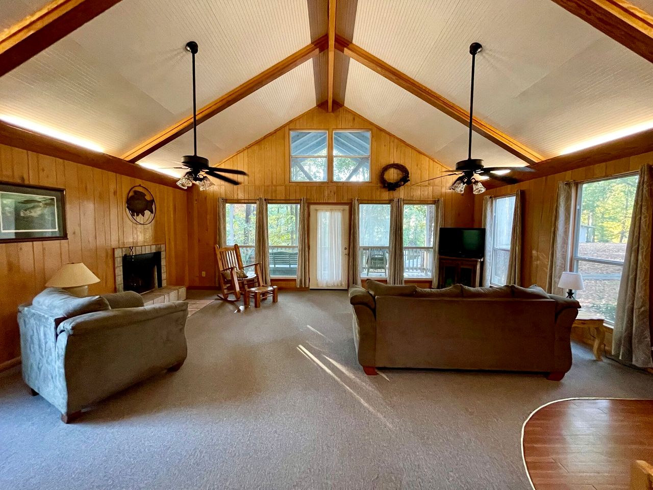 Spacious Lakefront Cabin with Water Activities near Zwolle, Louisiana