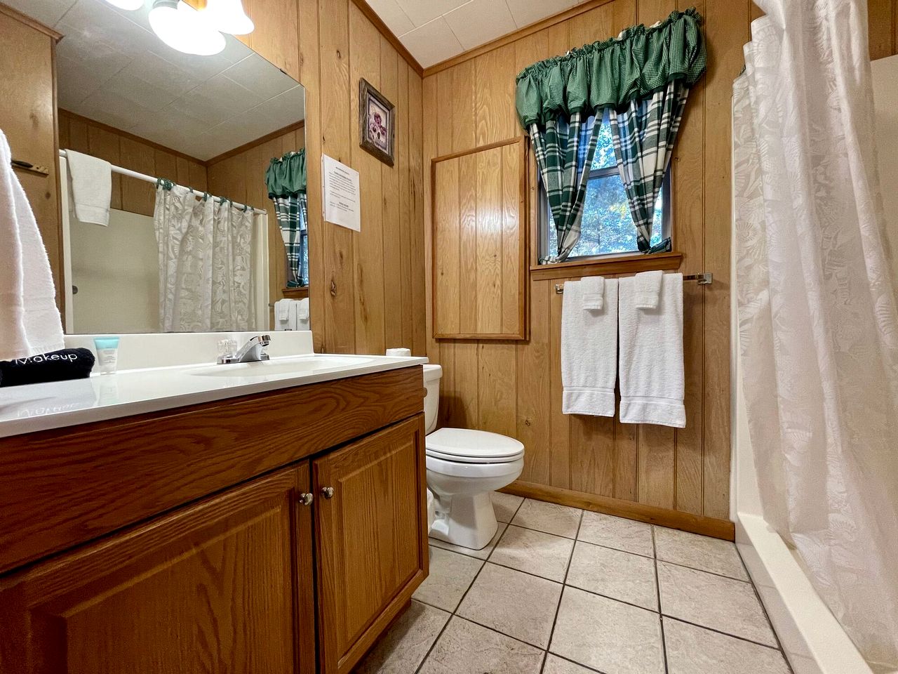 Spacious Lakefront Cabin with Water Activities near Zwolle, Louisiana