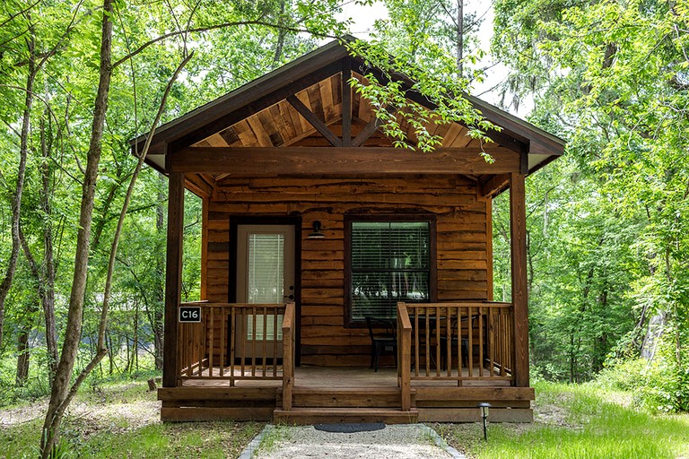 Wooden Cabin Perfect for a Little Getaway in Livingston, Texas
