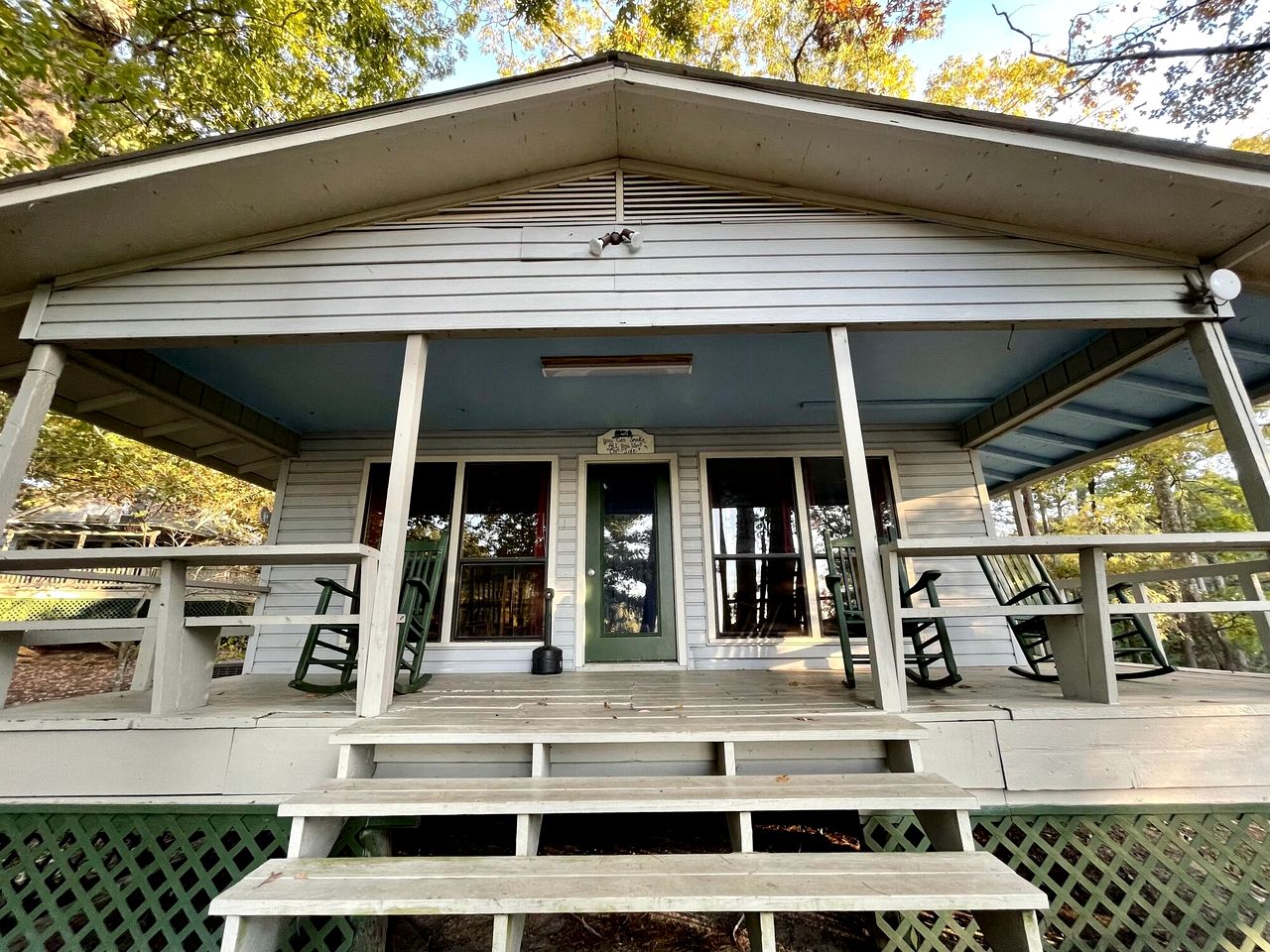 Spacious Lakeview Cabin with Fishing Pier Access Near Zwolle, Louisiana