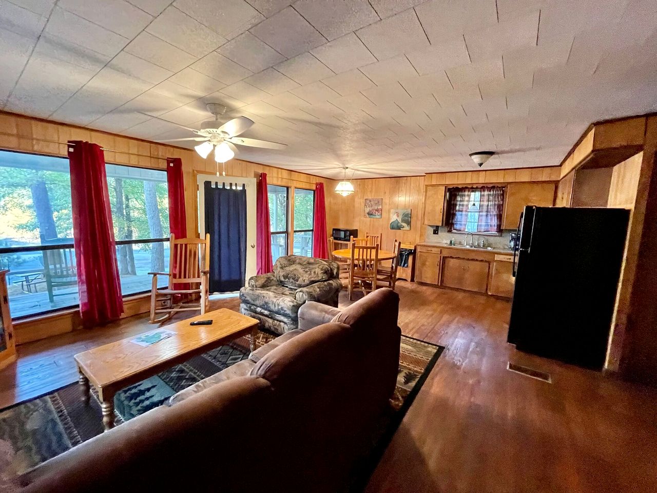 Spacious Lakeview Cabin with Fishing Pier Access Near Zwolle, Louisiana