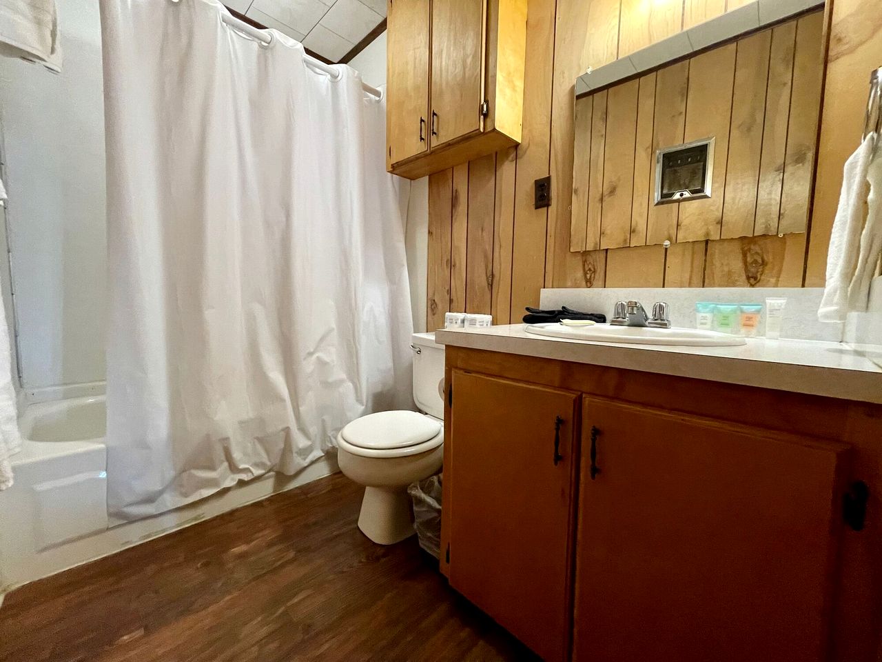 Spacious Lakeview Cabin with Fishing Pier Access Near Zwolle, Louisiana