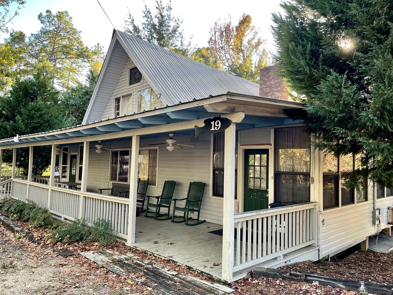 Spacious Luxury Retreat with Fire Pit & Resort Amenities Near Zwolle, Louisiana