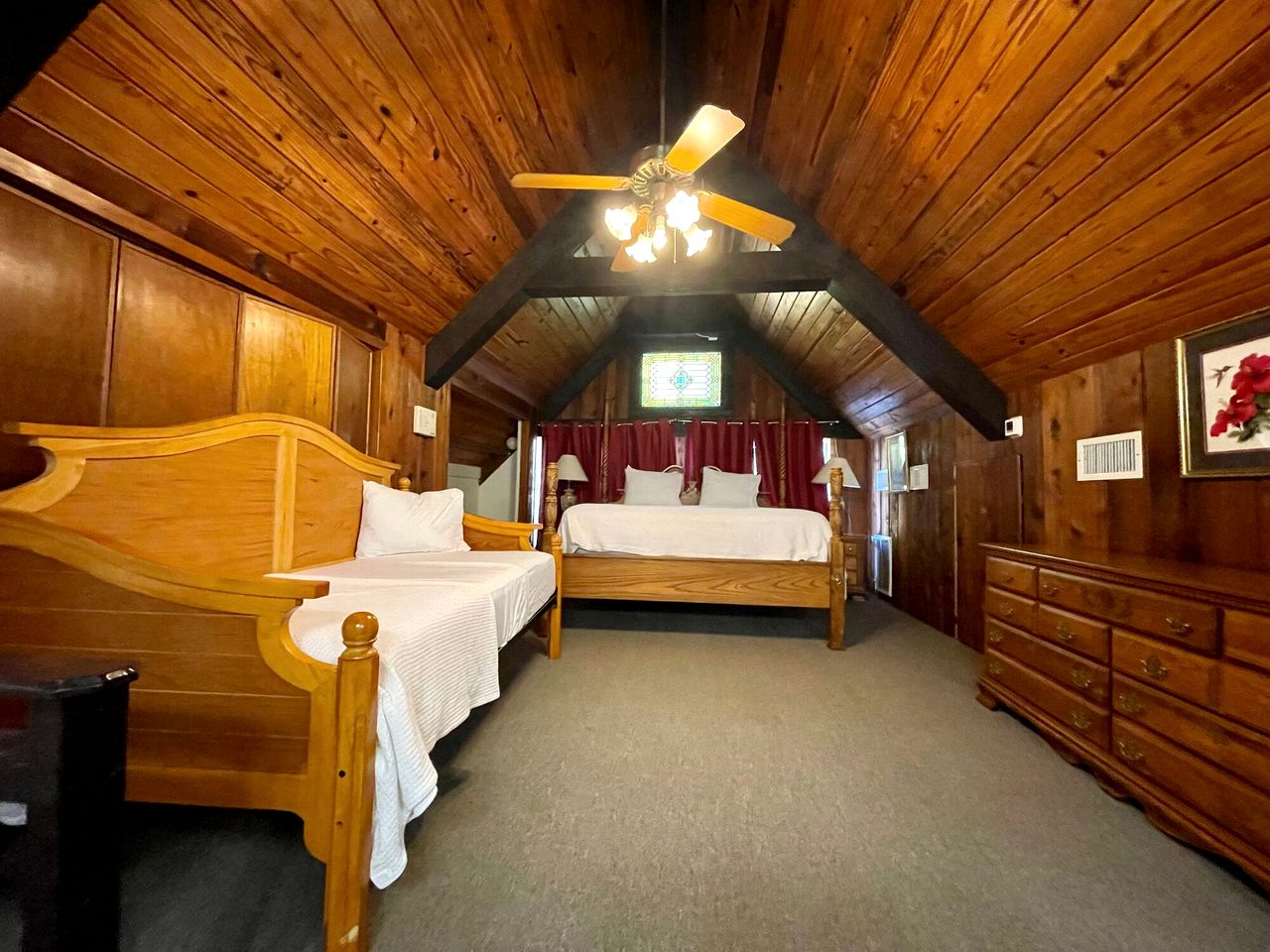 Spacious Luxury Retreat with Fire Pit & Resort Amenities Near Zwolle, Louisiana