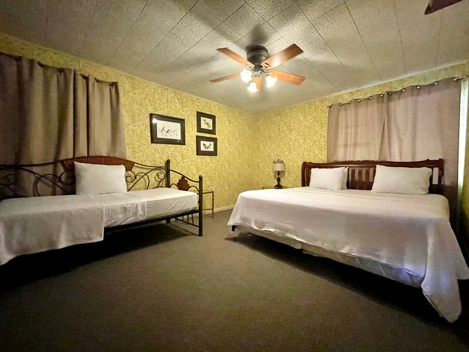 Cabins (United States of America, Zwolle, Louisiana)