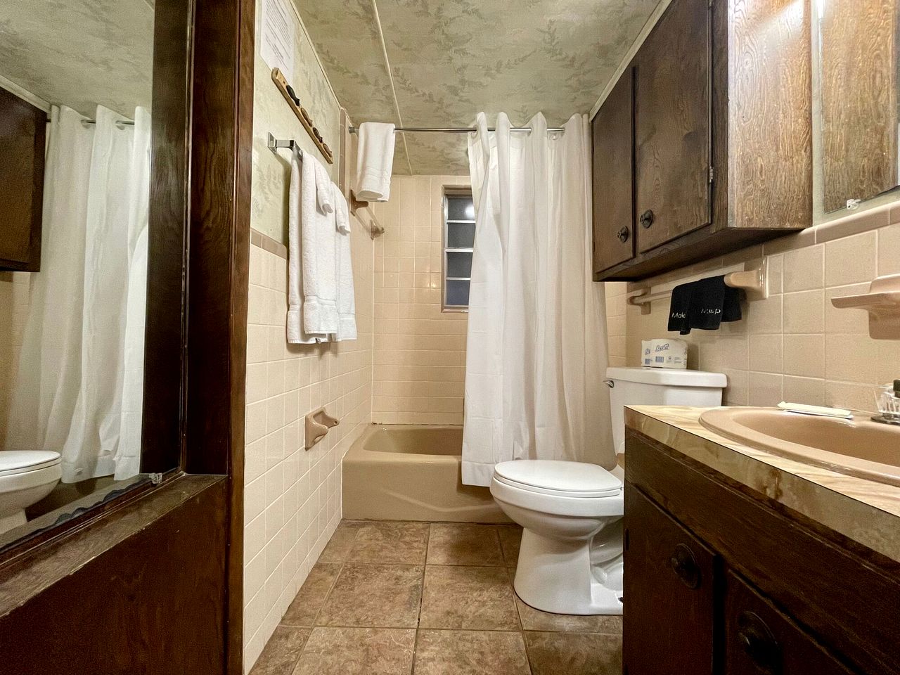 Spacious Luxury Retreat with Fire Pit & Resort Amenities Near Zwolle, Louisiana