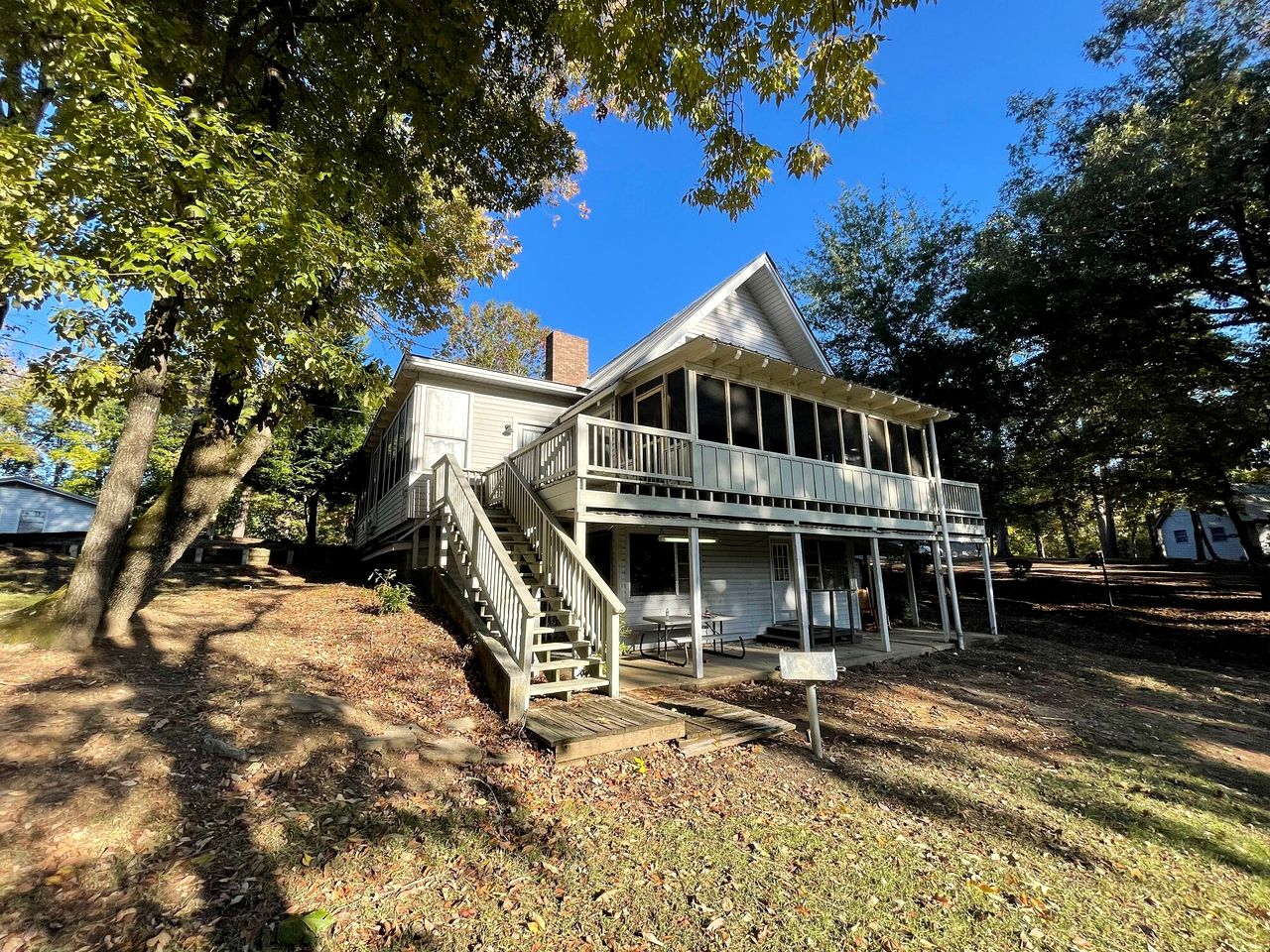 Spacious Luxury Retreat with Fire Pit & Resort Amenities Near Zwolle, Louisiana