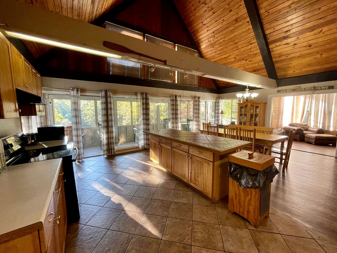 Spacious Luxury Retreat with Fire Pit & Resort Amenities Near Zwolle, Louisiana