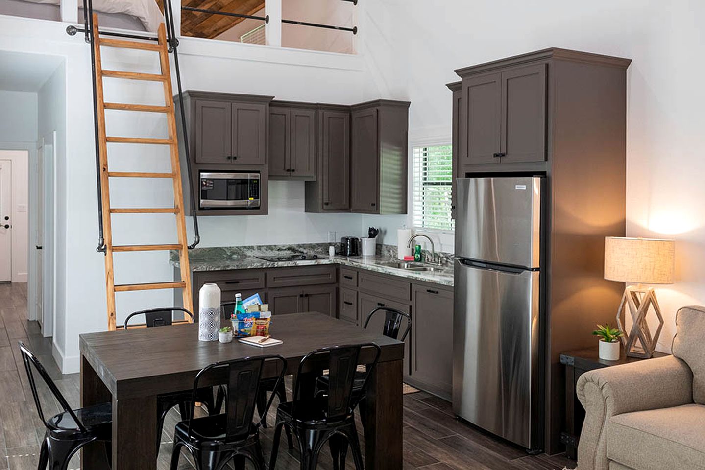 Deluxe Lofted Cabin Ideal for Families in Livingston, Texas