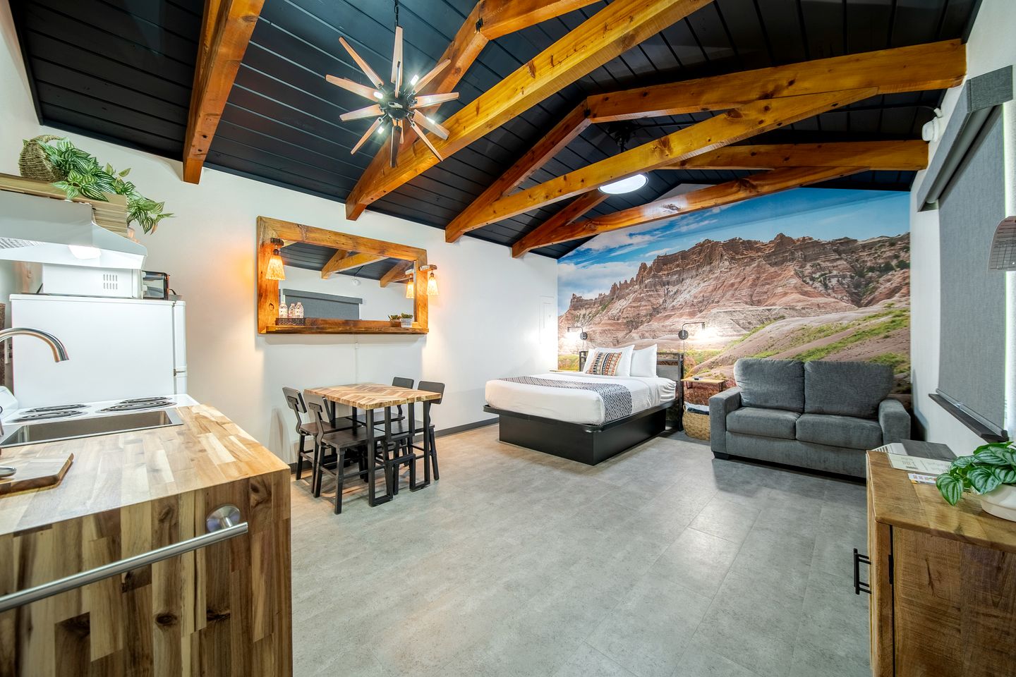 Renovated Family-Friendly Cabin with Dog-Friendly Amenities Near Wall Drug – Wall, South Dakota