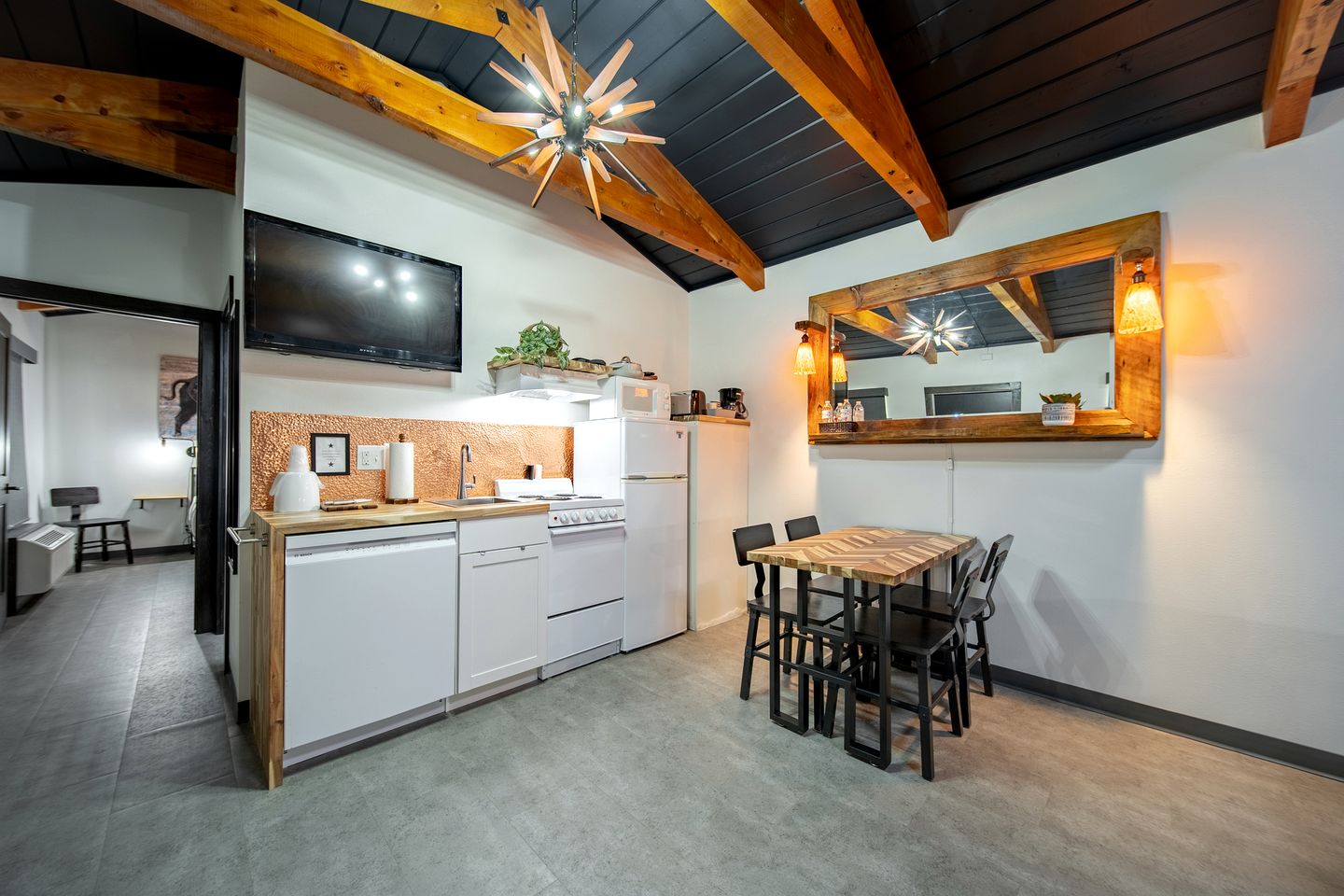 Renovated Family-Friendly Cabin with Dog-Friendly Amenities Near Wall Drug – Wall, South Dakota