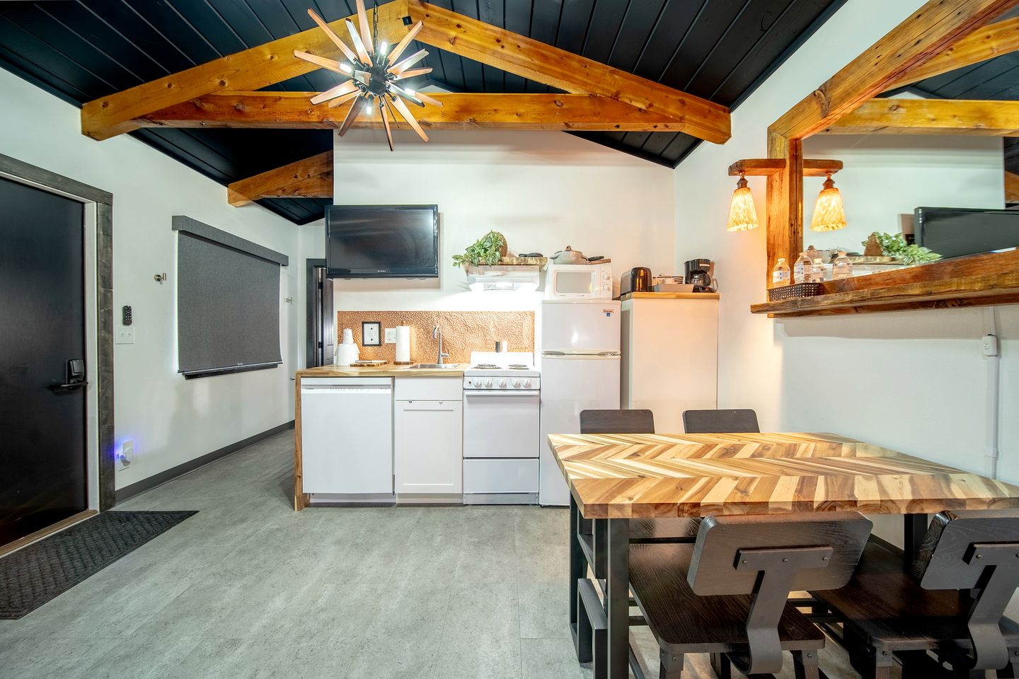 Renovated Family-Friendly Cabin with Dog-Friendly Amenities Near Wall Drug – Wall, South Dakota