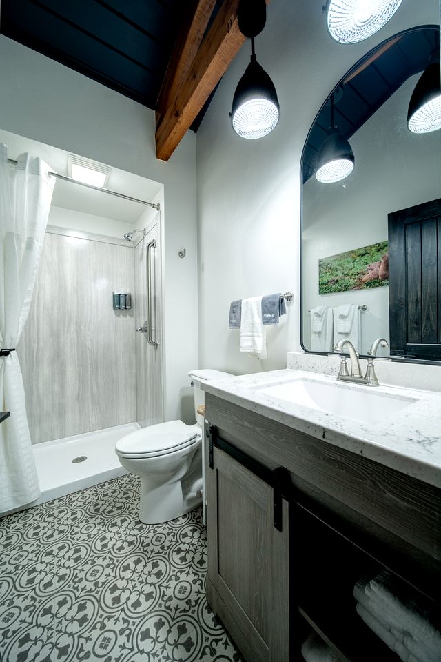 Renovated Family-Friendly Cabin with Dog-Friendly Amenities Near Wall Drug – Wall, South Dakota