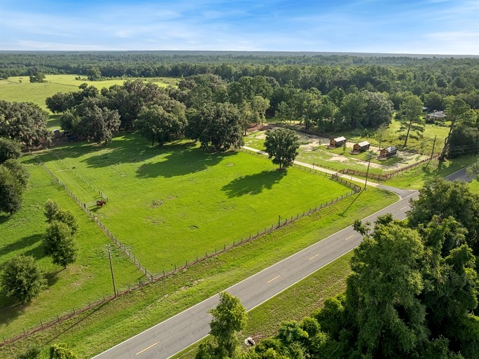 Cabins (United States of America, Lake City, Florida)
