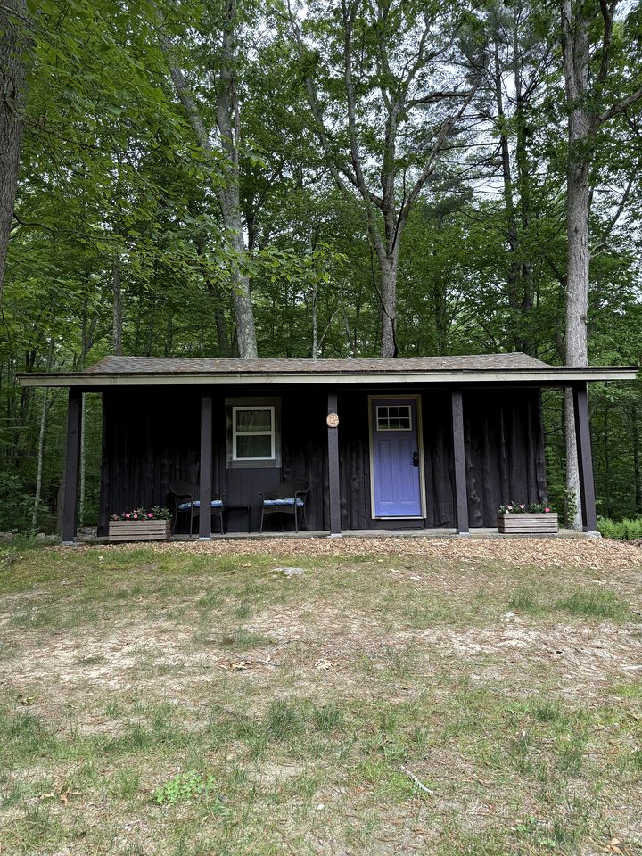 Cozy Cabin with Porch & Live Music Weekend Stay in Voluntown, Connecticut