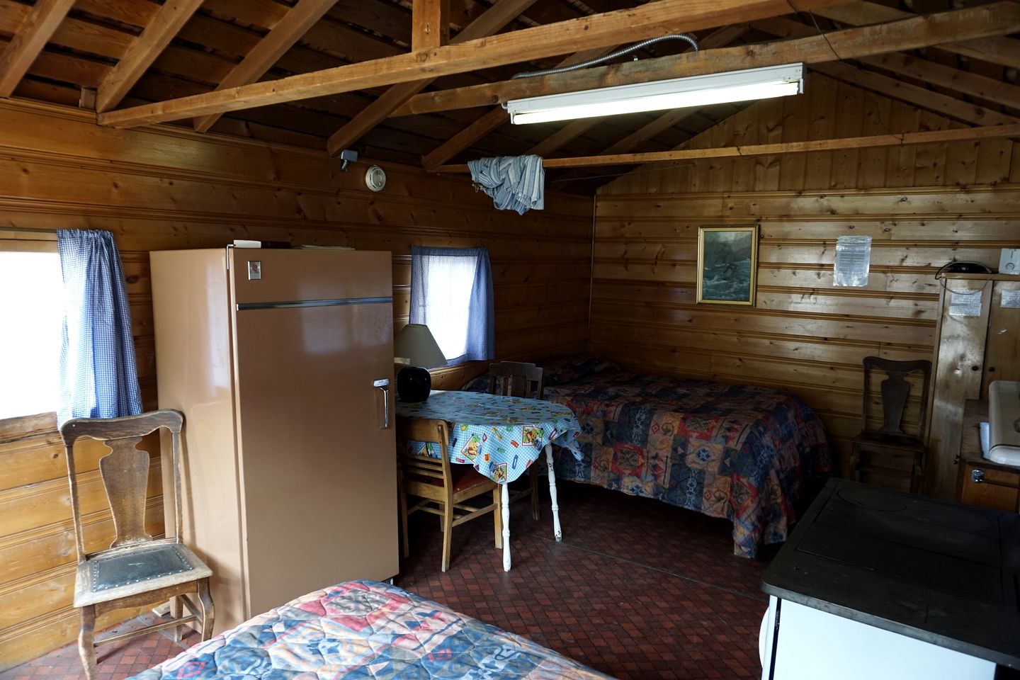 Cabin 2 at Sportsman’s Lodge *NOW WITH WIFI*