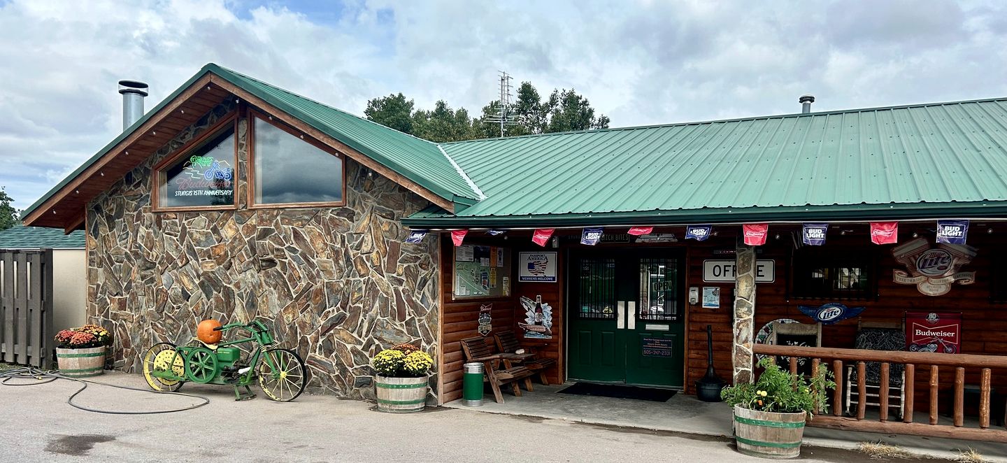 Relaxing Cabin near Black Hills National Forest for a Wonderful Escape in Nature in Sturgis, South Dakota