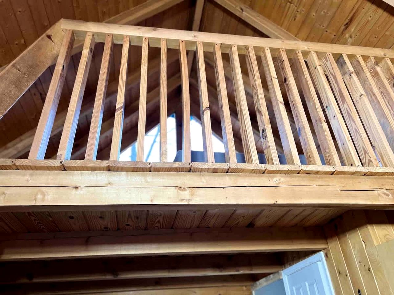 Cozy Log Cabin Retreat near Green River Lake State Park, Perfect for a Weekend of Fishing