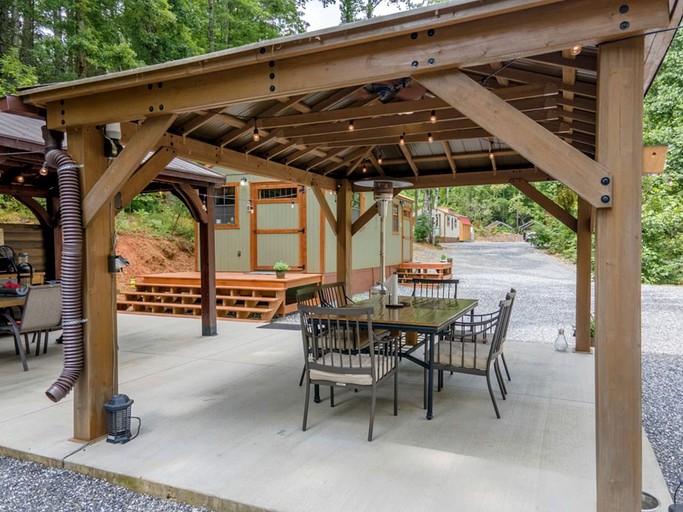 Cabins (United States of America, Sylva, North Carolina)
