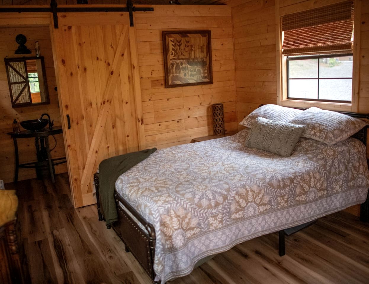Cozy Cabin in the Great Smoky Mountain Region That Provides Serenity Near Sylva North Carolina