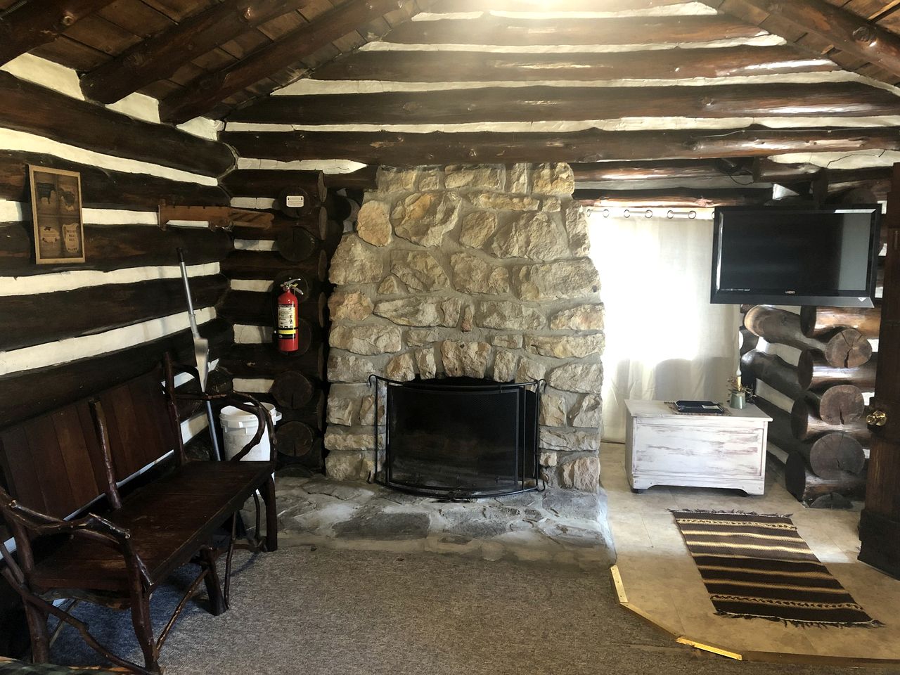 Rustic Log Cabin for a Relaxing Escape in Markleysburg, Pennsylvania