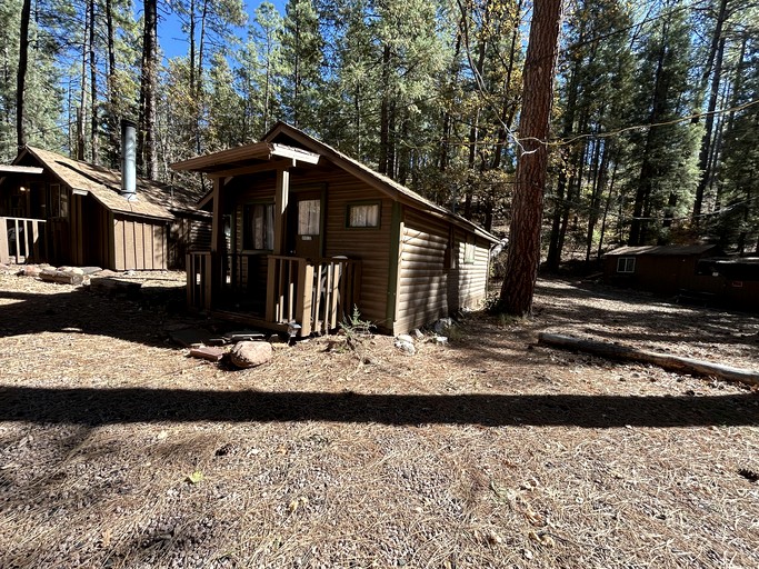 Cabins (United States of America, --, --)