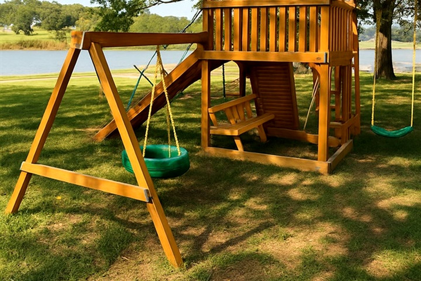 Lakeside Nature Retreat: Private Cabin, Outdoor Jacuzzi, Stunning Views in Madill, Oklahoma