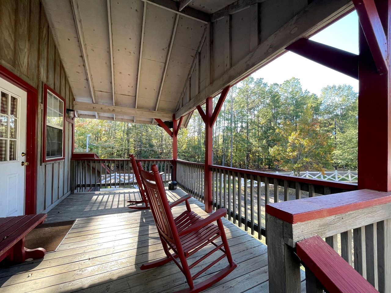 Charming Cabin with Scenic Wooded Views near Zwolle, Louisiana