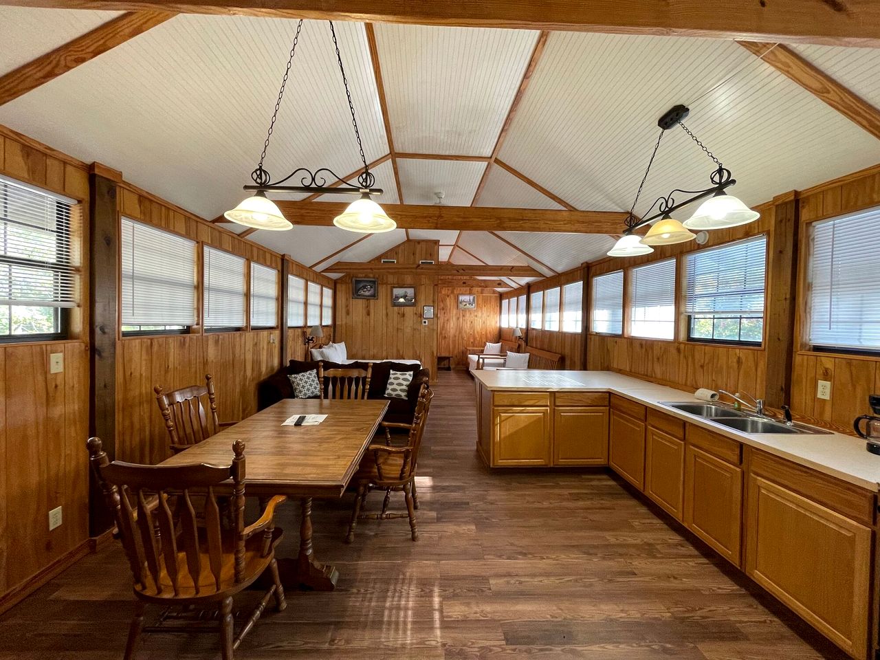 Charming Cabin with Scenic Wooded Views near Zwolle, Louisiana